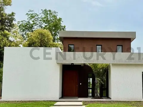 Moderna Casa a Estrenar en Santa Elisa Pilar del Este, amplia con cochera, y galería con parrilla