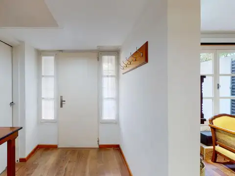 Casa 9 ambientes con 2 baños