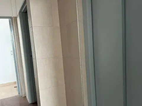 14 oficinas en block/  con baño individual.- en 3 plantas.-