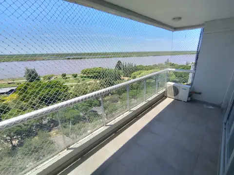 Exclusivo Depto de 2 Dormitorios frente al Rio 