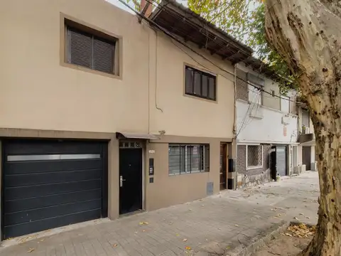 Casa en venta barrio barrio echesortu 3 dormiotrios cochera terraza lavadero patio 2 plantas