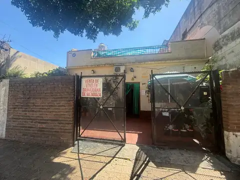 Hermoso PH al frente, en Ciudadela 