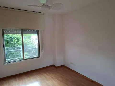 Departamento en Alquiler en Olivos Vías/Río, USD 1.100