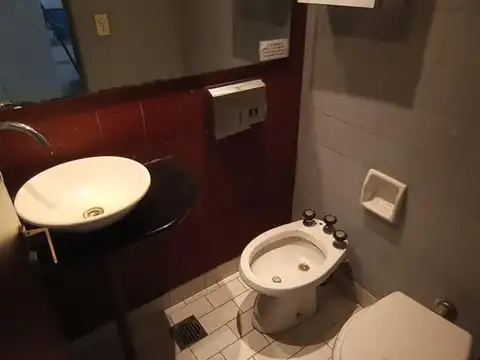 Oportunidad Alquiler - Edificio Comercial - Oficinas en el centro de San Fernando