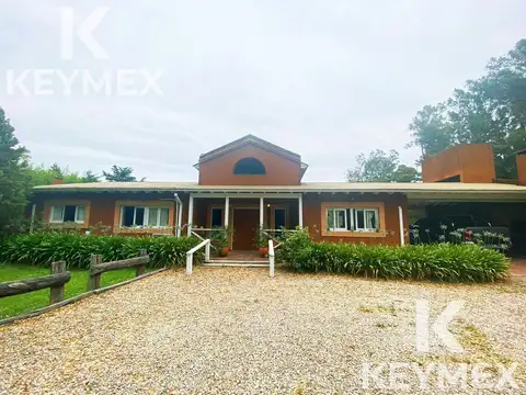 Casa en Venta con 2 cocheras
