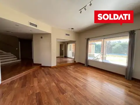 Casa en Venta con 2 cocheras