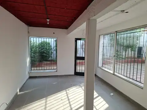 Avenida Juan Domingo Perón 2100