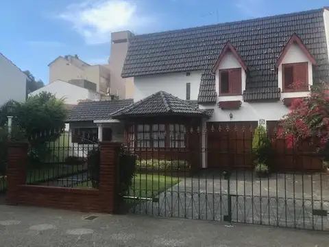 Espectacular Chalet 4 ambientes en San Bernardo