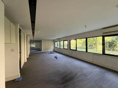 Oficina en venta en Lomas de San Isidro con cocheras