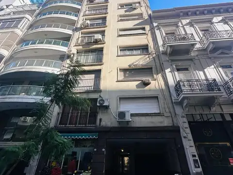 Esmeralda 900