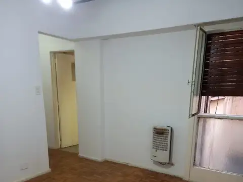 2 amb gran placard lateral cocina amplia lavadero independiente baño completo pisos parquet