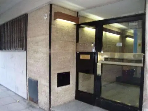 2 amb gran placard lateral cocina amplia lavadero independiente baño completo pisos parquet