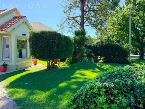 Casa en Venta con 4 cocheras