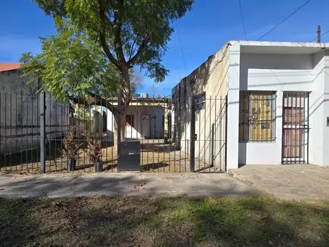 Casa americana/deposito 2 dormitorios parque local Ituzaingo
