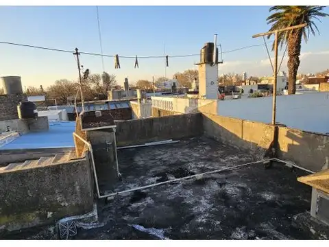 Casa 6 ambientes con 2 baños