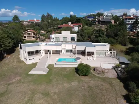Venta casa de categoría premium villa carlos paz costa al Lago