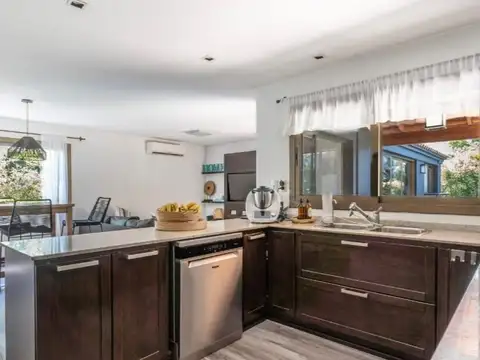 Casa 5 ambientes con 5 baños