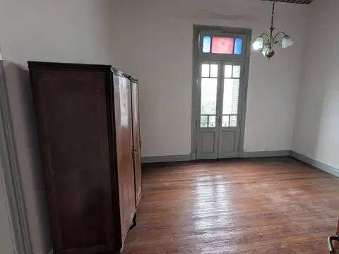 Depto Tipo Casa en Alquiler en Avellaneda, $ 900.000