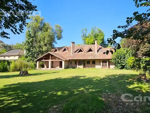 River Oaks