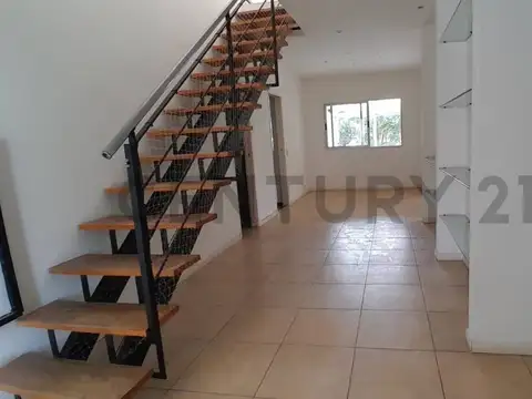 Casa en Venta con 4 cocheras