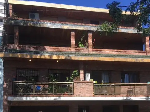 Almirante Brown 300, Piso 3