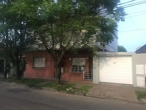 Casa Planta Alta - 5amb Con Cochera - Parque Johnston - Hurl