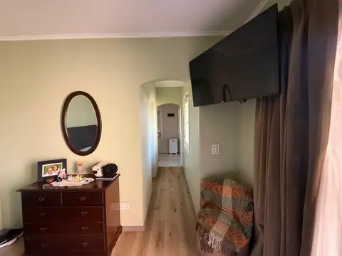 VENTA CASA CON COCHERA TAPIALES