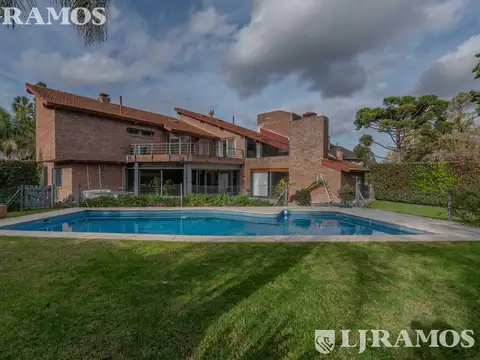 LJ RAMOS | VENDE | CASA EN CAMPO CHICO, PILAR | LUMINOSA Y AMPLIA C/ PILETA |