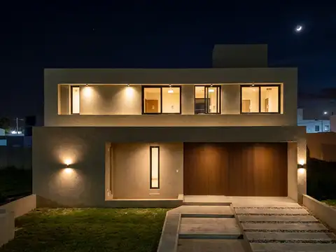 CASA EN VENTA EN QUEBRADAS DE MANANTIALES - 3 DORM