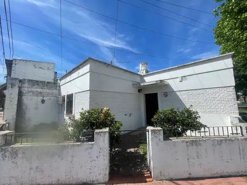 2 dormitorios con patio y doble cochera - Braile 1100