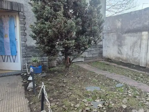 Depto Tipo Casa 5 ambientes con 2 baños