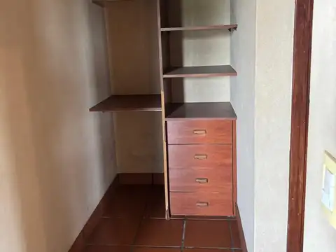 Casa 10 ambientes con 3 baños