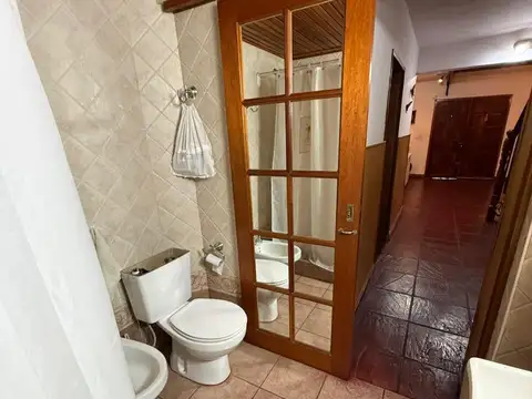 Casa en Venta con 4 cocheras