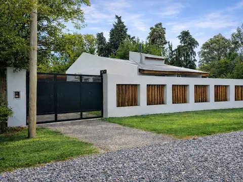 Casa 4 amb, cochera vs autos, jardin, galpón - Pilar