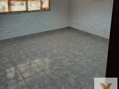Casa en venta - 2 Dormitorios 1 Baño - 288Mts2 - Merlo