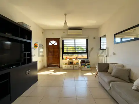 Calle 136 entre 61 y 62 1400, Piso 0