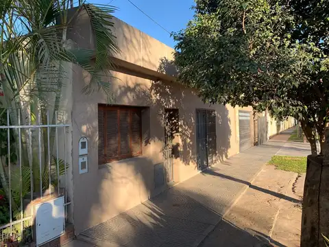 CASA AL FRENTE