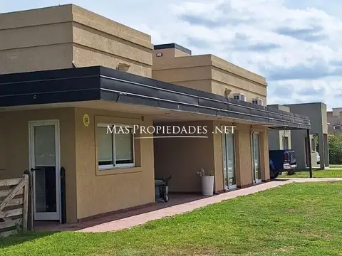 Venta Casa en Campo Daromy 3 Dormitorios San Vicente 100