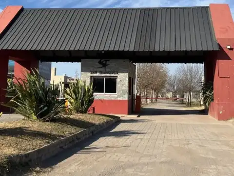 Lote en venta 438 m² en Soles Serranos 3, Unquillo, sobre Ruta E-53