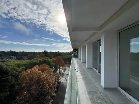 Departamento 5 ambientes con 4 baños