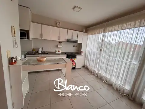 Departamento en Alquiler con 1 cocheras