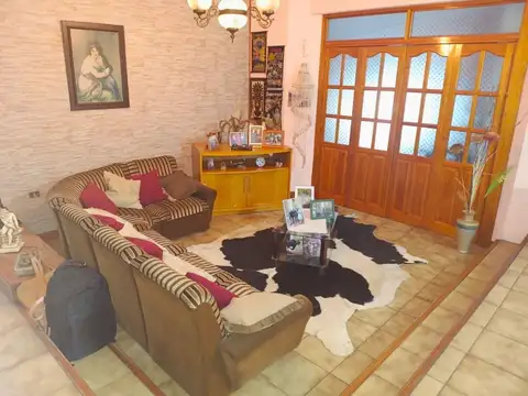 Casa en Venta en Los Hornos, USD 370.000