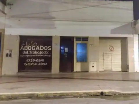 Casa en venta - 4 Dormitorios 1 Baño - Cochera - 340Mts2 - José León Suárez