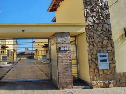 Alquiler Amplio Dúplex 1 Dormitorio con Patio