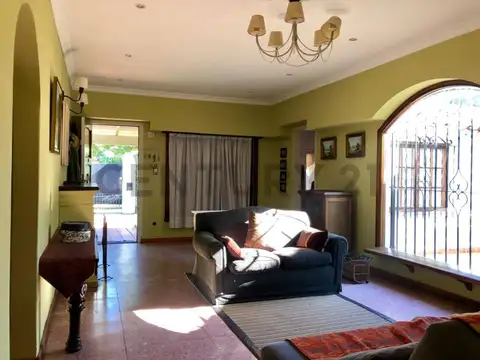 Casa de 3ambiente mas Escritorio parque piscina quincho