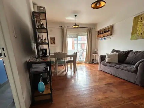 Sánchez De Loria 1300