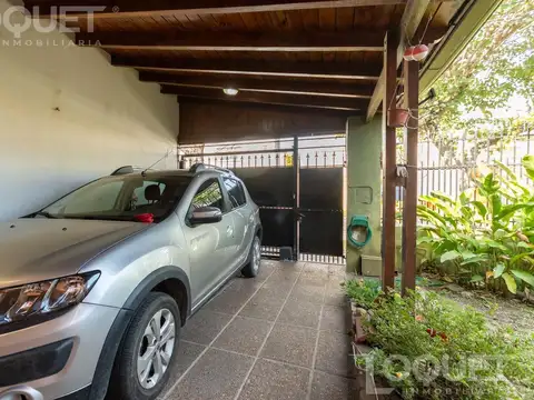 Casa 4 ambientes con 2 baños