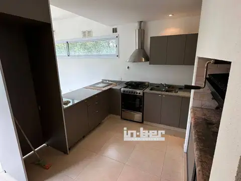 Casa 2 ambientes con 1 baño