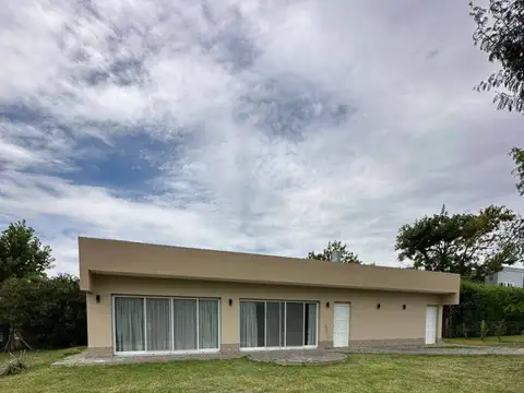 Casa - Venta - Argentina, Berazategui - Av. Gutiérrez - Hudson 4080