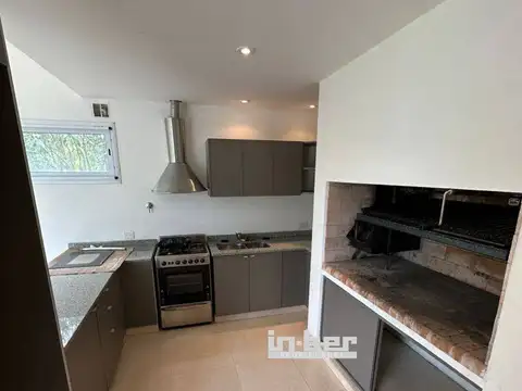 Casa - Venta - Argentina, Berazategui - Av. Gutiérrez - Hudson 4080